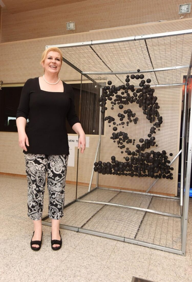kolinda grabar kitarovic feet 5