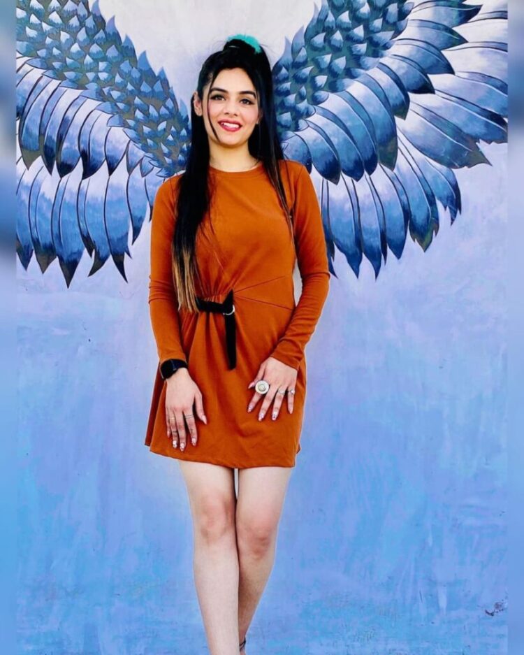 komal gugnani feet 6