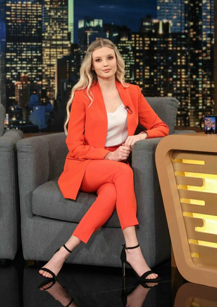 konstantina kommata feet 2