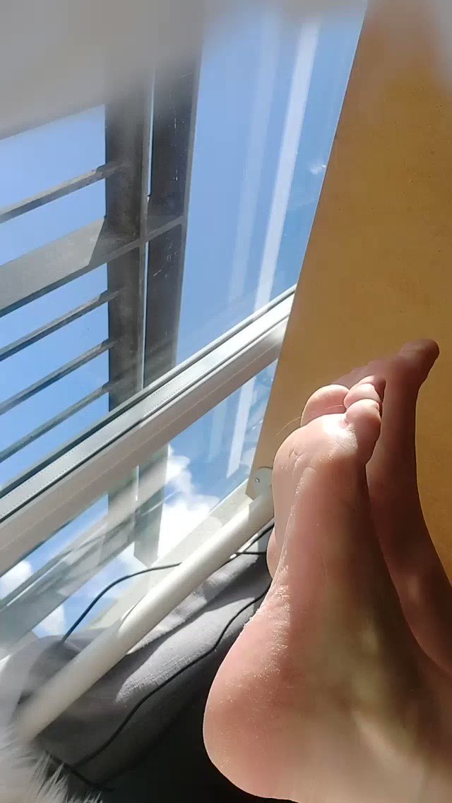 kora feet 2