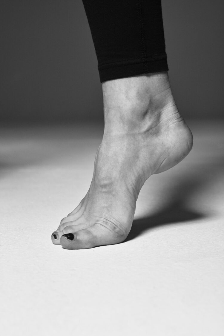 kosovare asllani feet