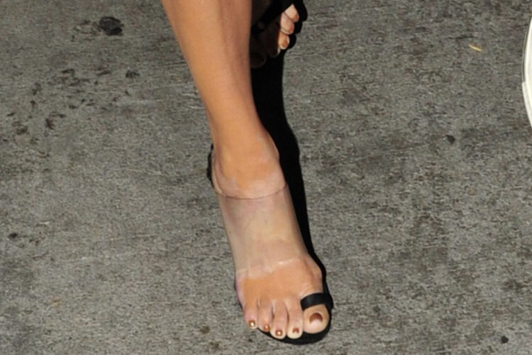 kourtney mac feet