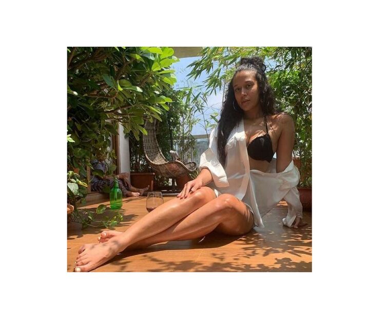 krishna shroff feet 5