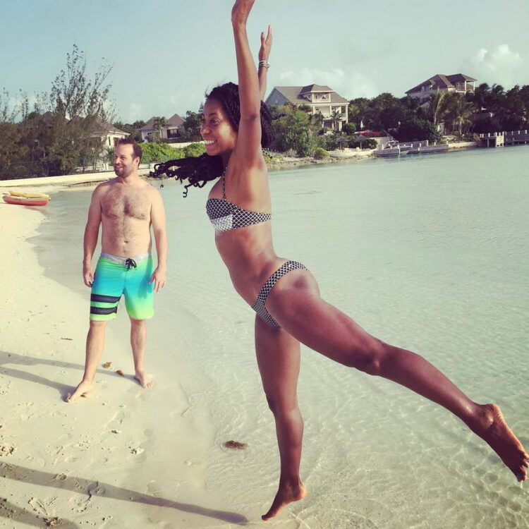 kristen ariza feet 6