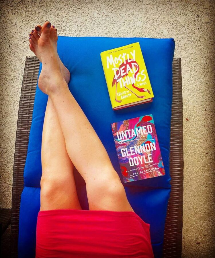 kristen arnett feet 6