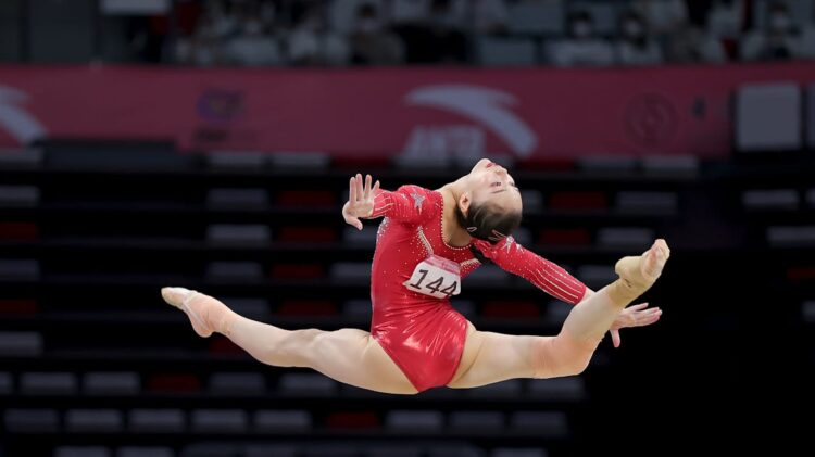 kristen maloney feet 6