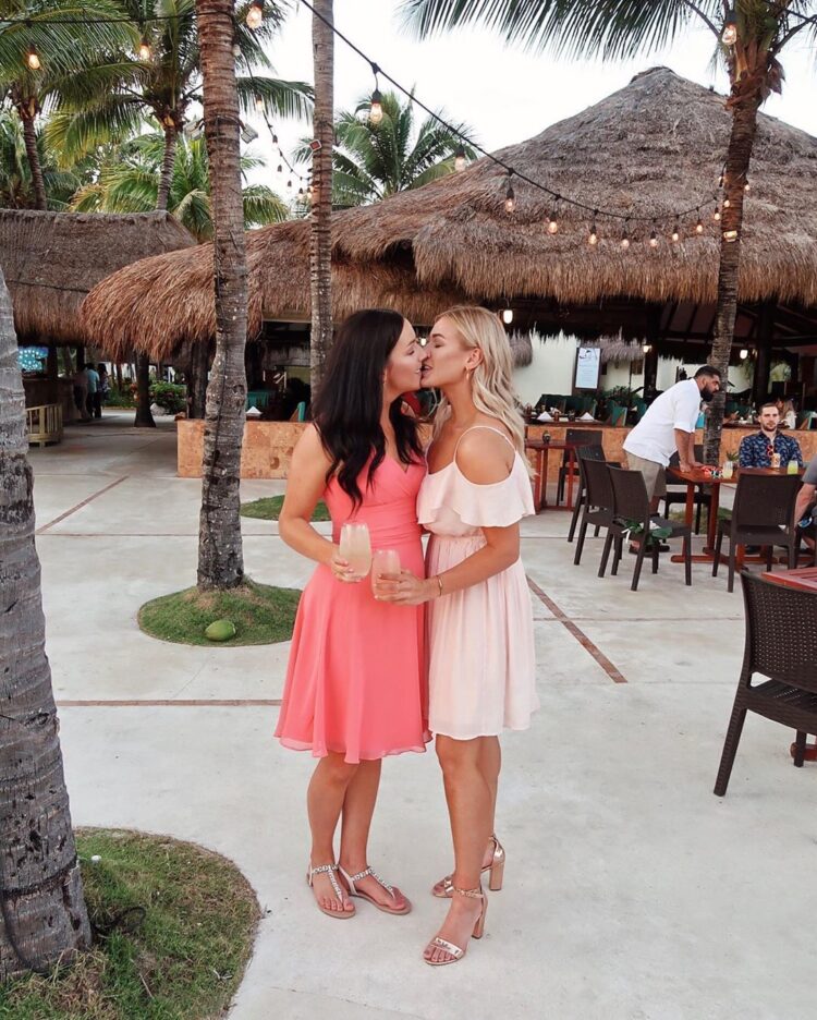 kristen mckenzie feet 5