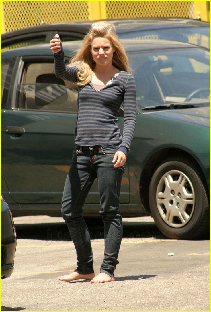 kristen sarah feet 5