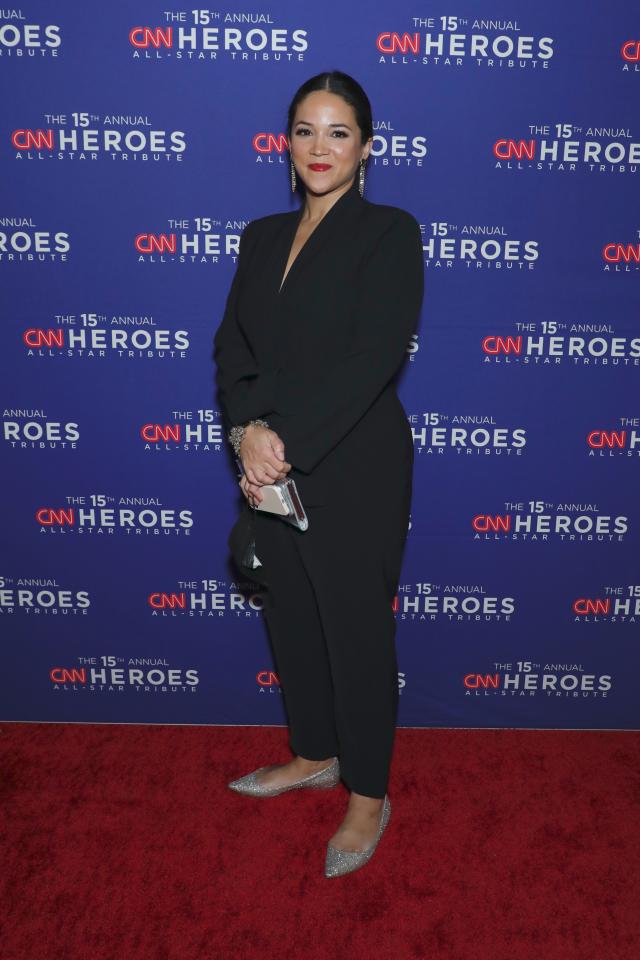 kristen welker feet 5