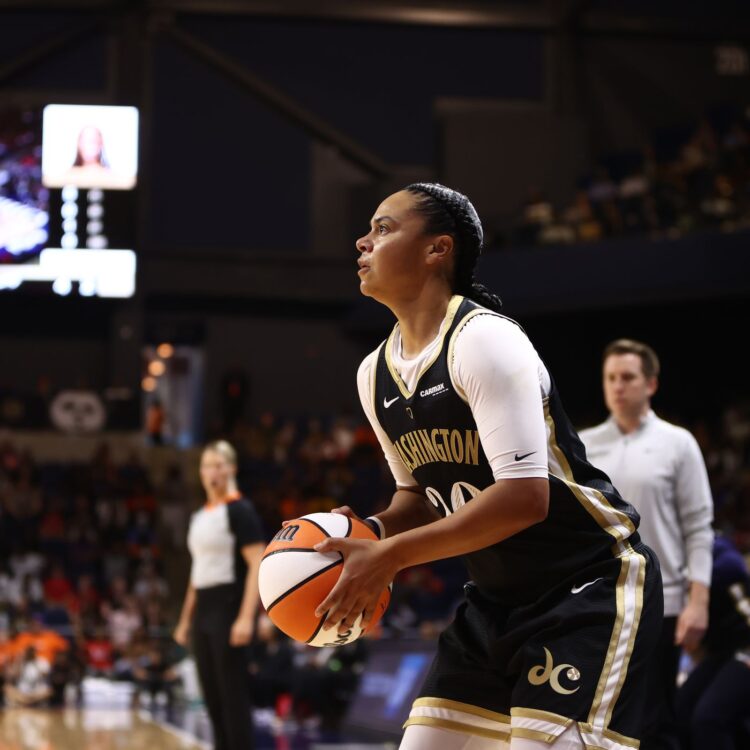 kristi toliver feet 1