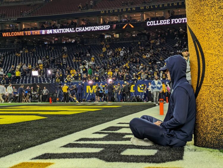 kristie holly naimi feet