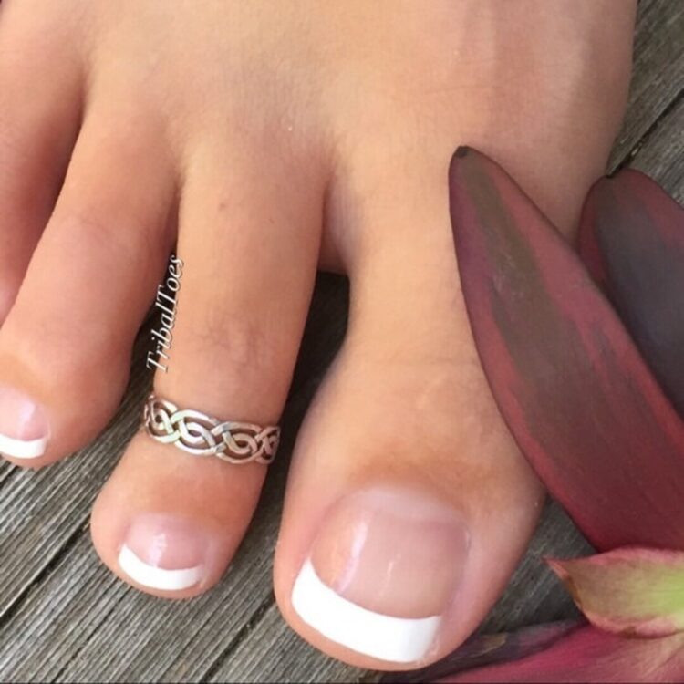 kristin hilbert feet 5