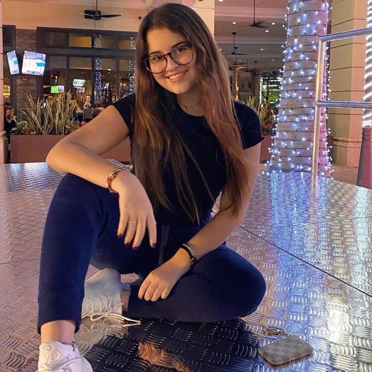 kristina giraldo feet