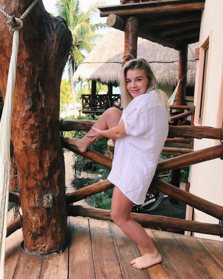 kristina petrushina feet