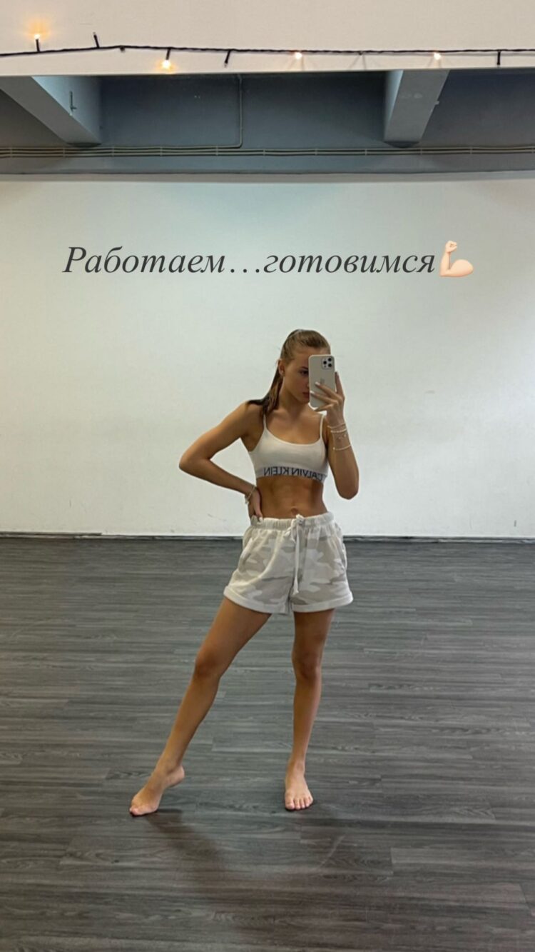 kristina shmidt feet