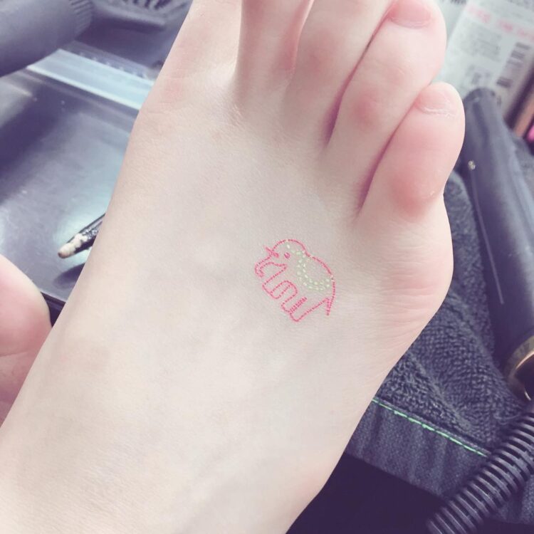 kwon mina feet 5