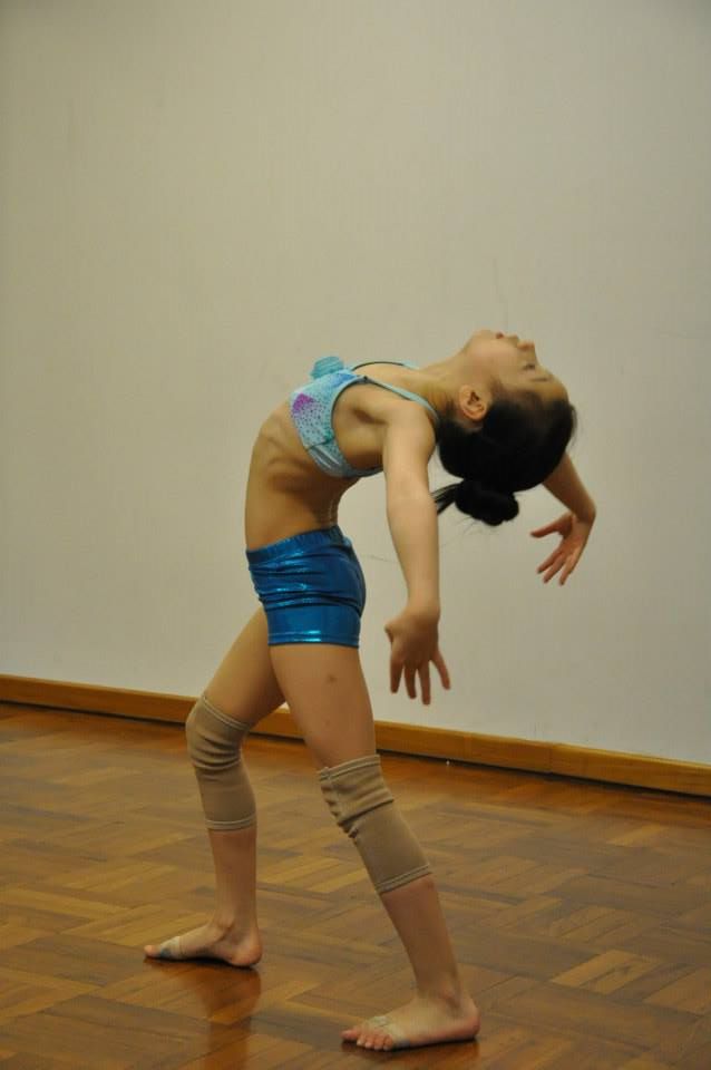 kyra leyi cheung feet 2