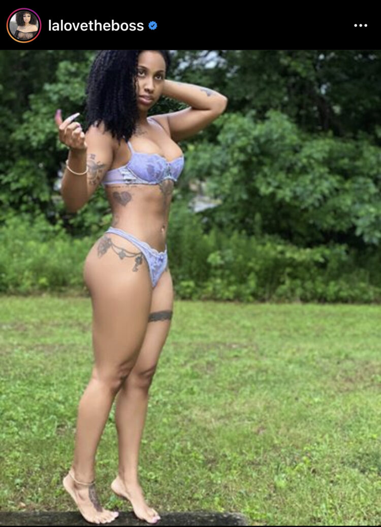 la love the boss feet 3