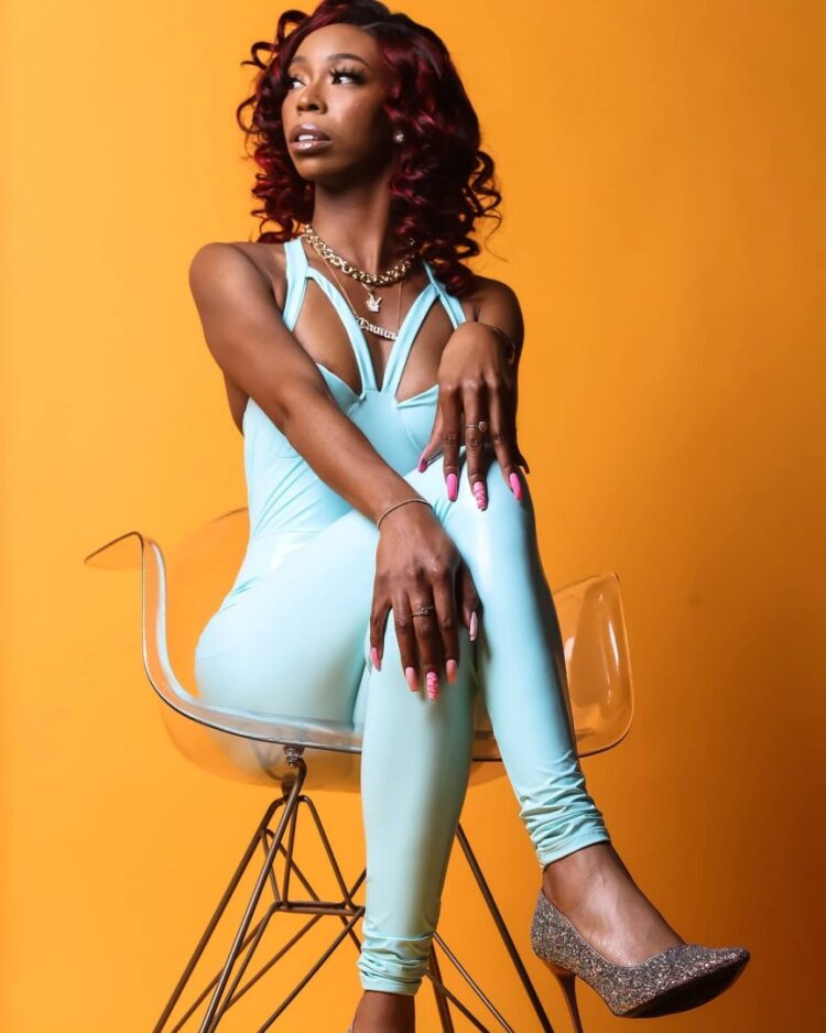 laddie symone feet 1