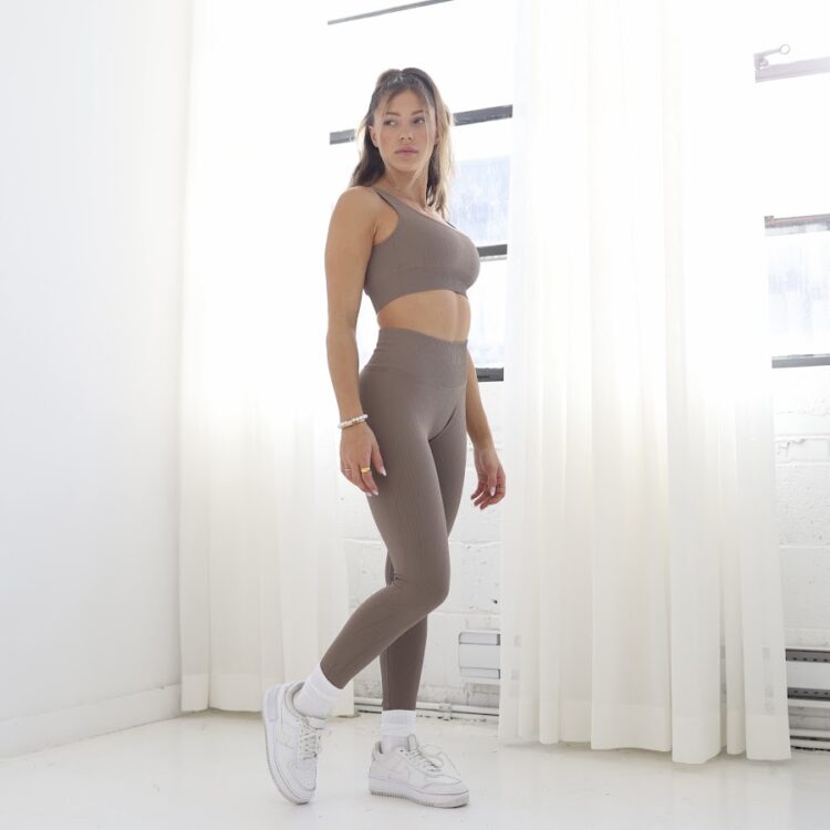 laeticia lavoie feet 6