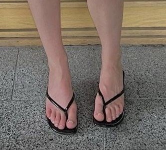 laia manzanares feet 6