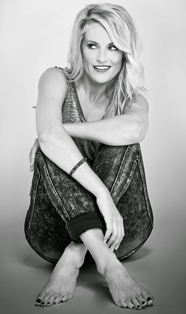 laila bagge wahlgren feet