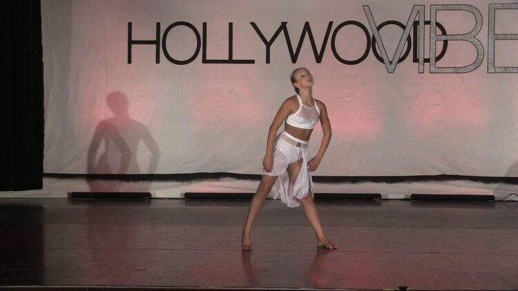 lainey mihacevich feet