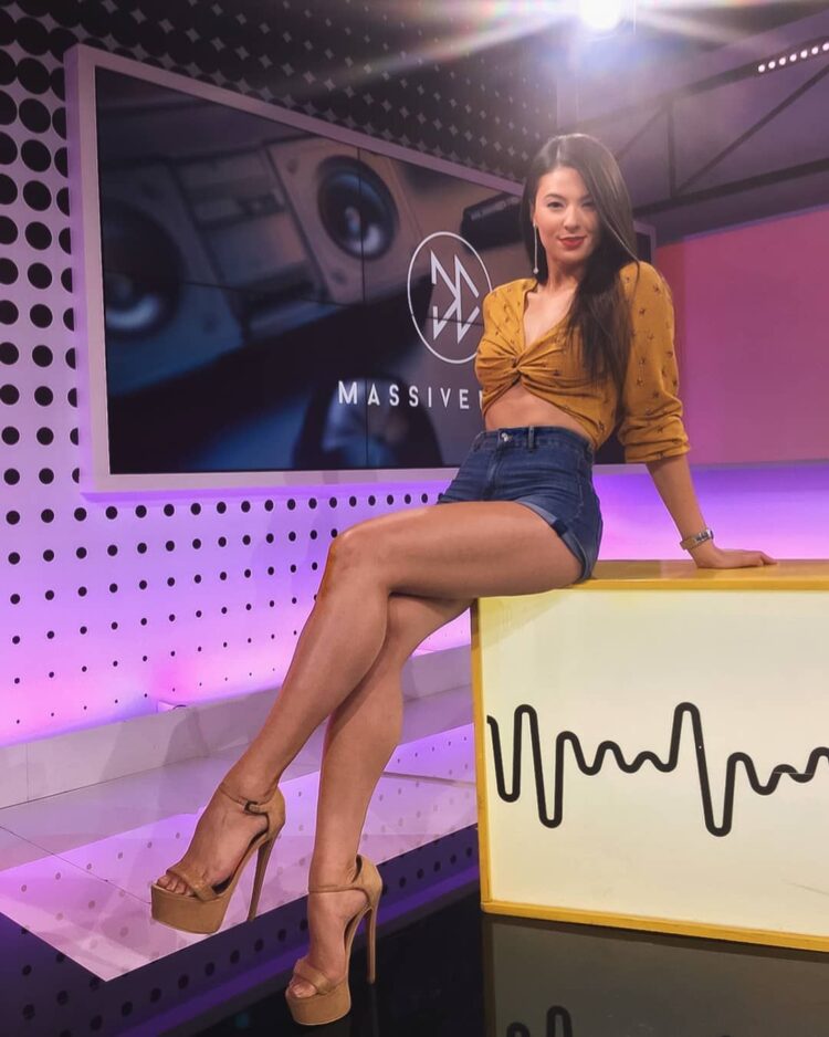 lalla hirayama feet 6