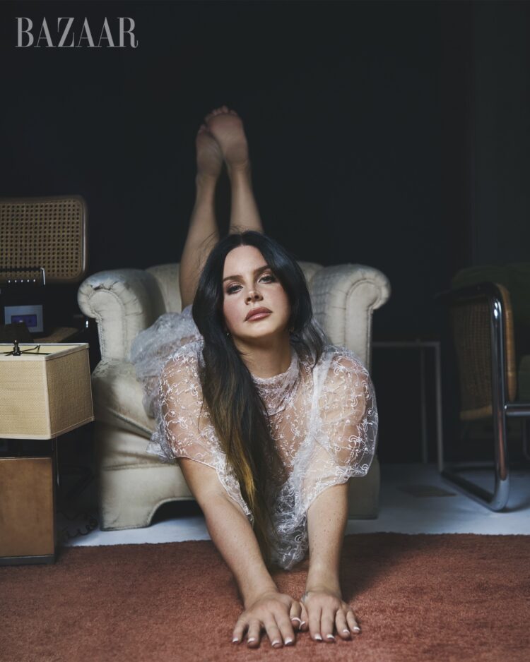 lana del rey feet 3