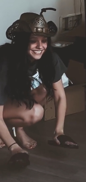 lanie gardner feet 3