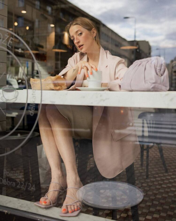 lara aleksandra gessler feet 2