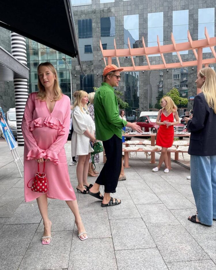 lara aleksandra gessler feet 6