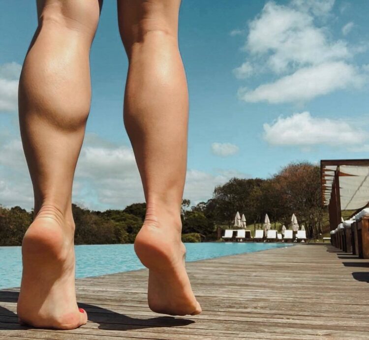 lara nesteruk feet 6