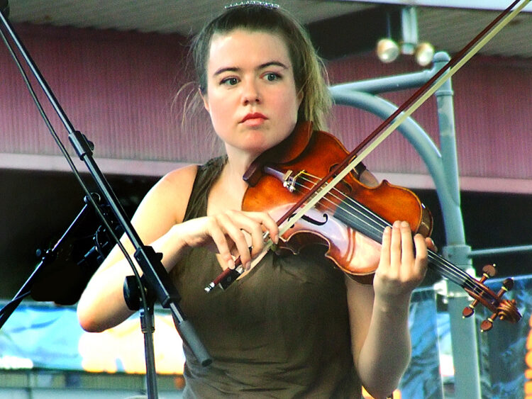 lara st. john feet 5