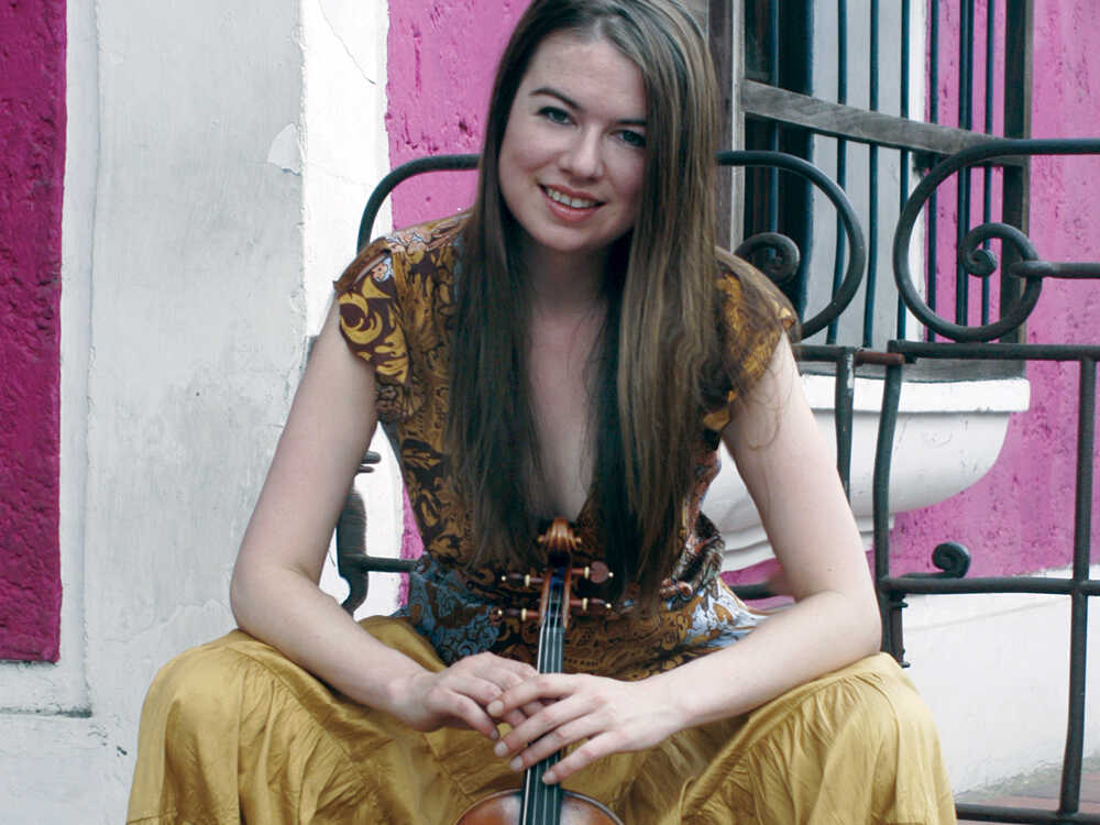 lara st. john feet 6