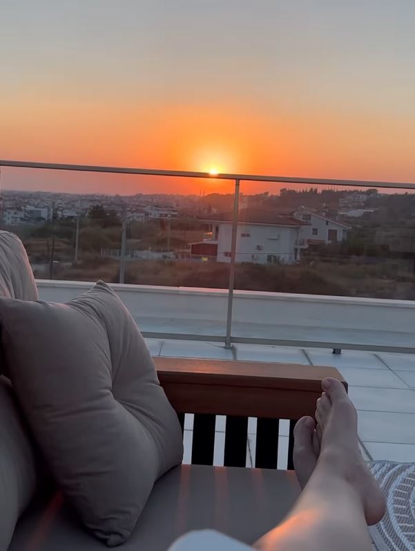 lara trautmann feet 1