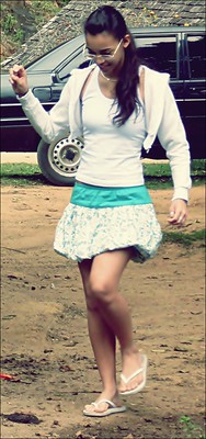 lari oliveira feet 1