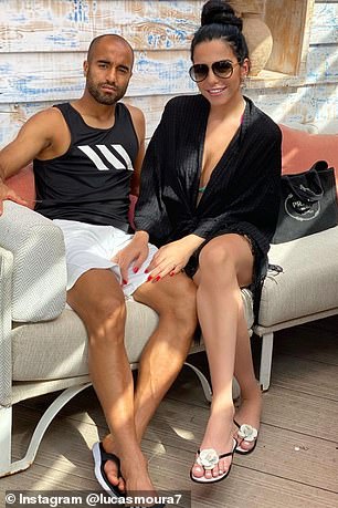 larissa arthur feet 3