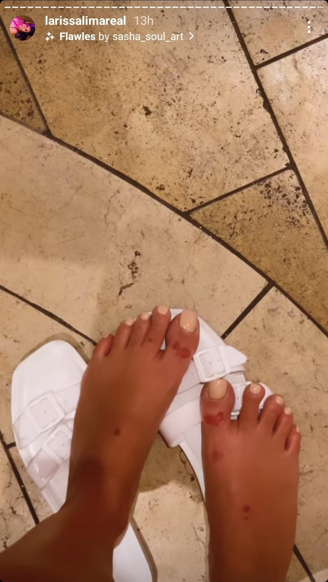 larissa egidio feet