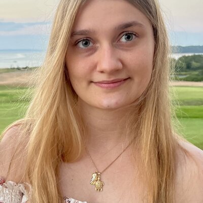 larissa guerrini feet 5