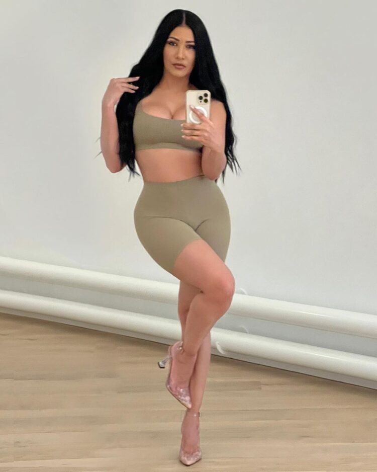 larissa kaffer feet 1