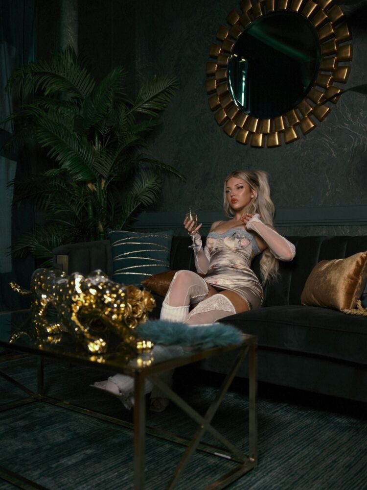 larissa lambert feet 6