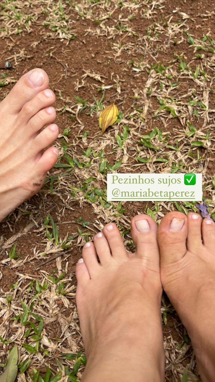 larissa manoela feet 1