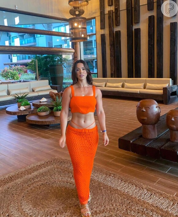 larissa tomasia feet