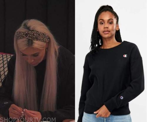 larissa trownson feet 4