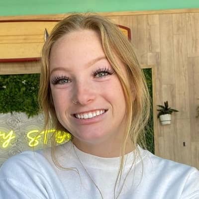 laudynne chaves feet 4