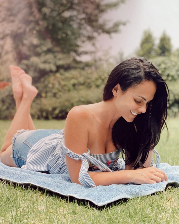 laura carmine feet 1