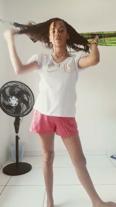 laura carvalho feet 1