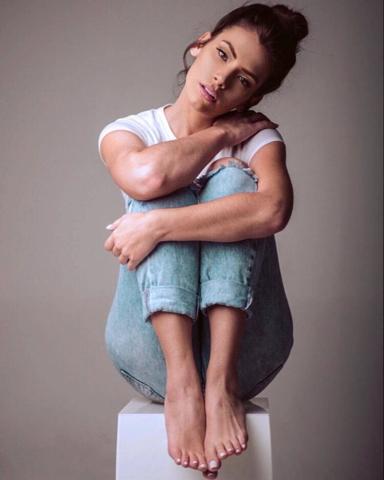 laura chimaras feet 1