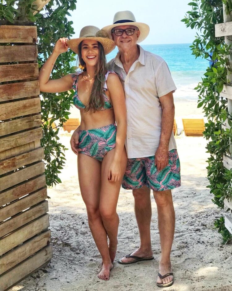 laura de leon feet 2